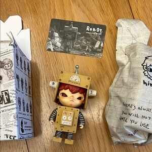 Hirono little mischief robot